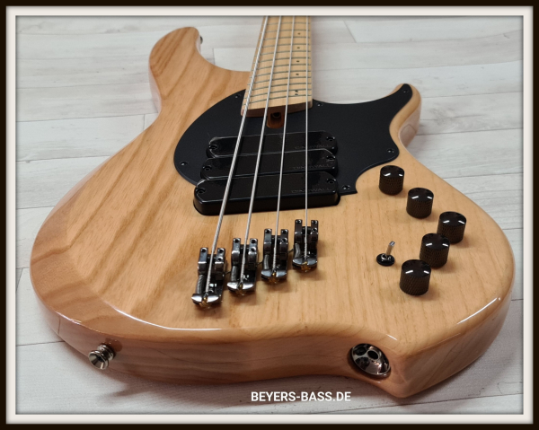 Preview: Dingwall Combustion CB3-NA4M 4-String, Natural Highgloss